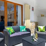 Ideal Property Mallorca - Villa Rosita 12A